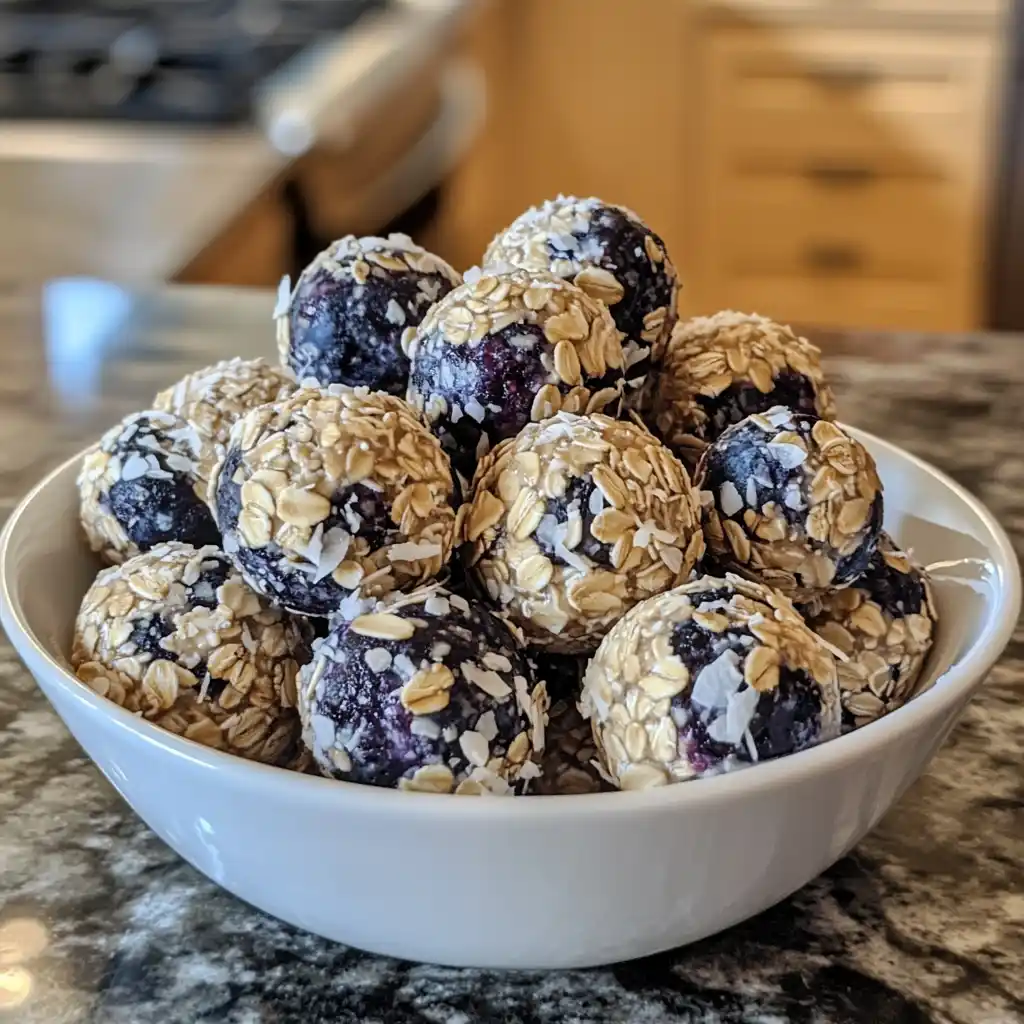 The Perfect Blueberry Oat Balls (That Made My Golden Retriever Amber Forget His Training!)